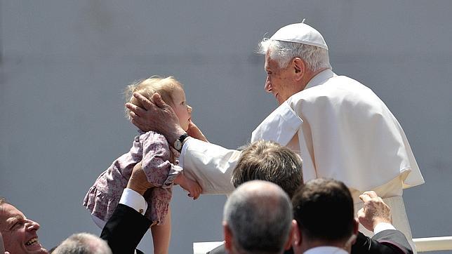 El Papa pide a Raúl Castro por carta que «avance por el camino de la libertad»