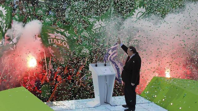 Los griegos, entre el enfado y la razón