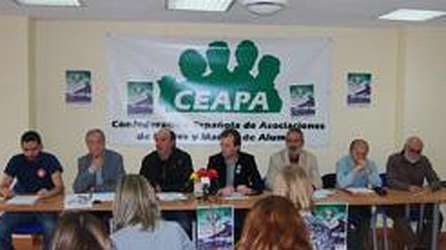 Los sindicatos próximos al PSOE apoyan la huelga en Educación para el 22 de mayo y una jornada de lucha ya este jueves