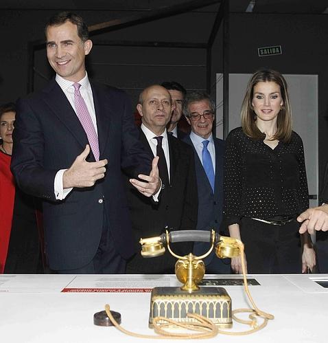 El Príncipe recuerda la primera conferencia telefónica con EE.UU.