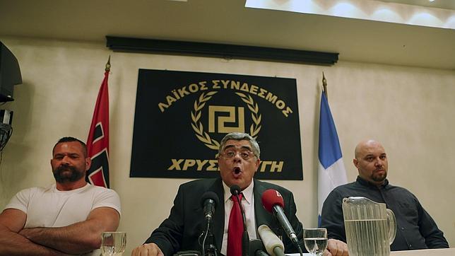 El líder neonazi griego no tiene quien le llame