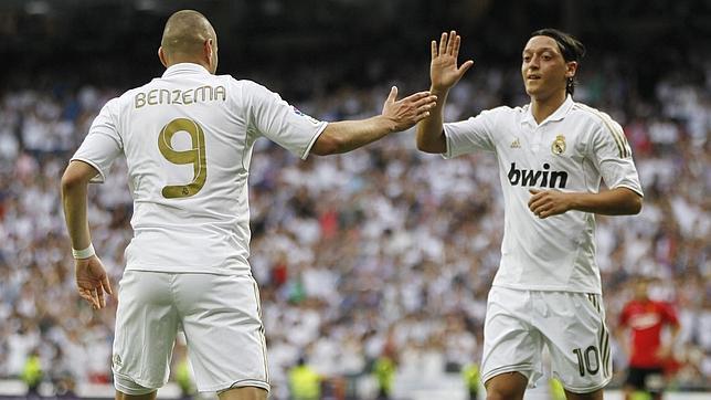 El Real Madrid da carpetazo a la Liga con un fútbol de mucho lustre