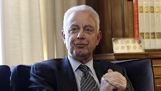 Prikámenos, un jurista para presidir el entreacto de la tragedia