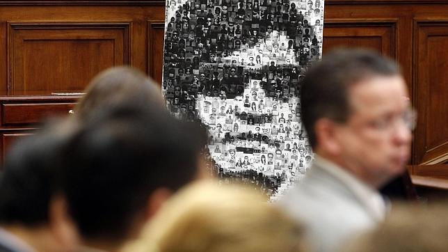 El disidente ciego Chen espera poder salir de China en dos semanas