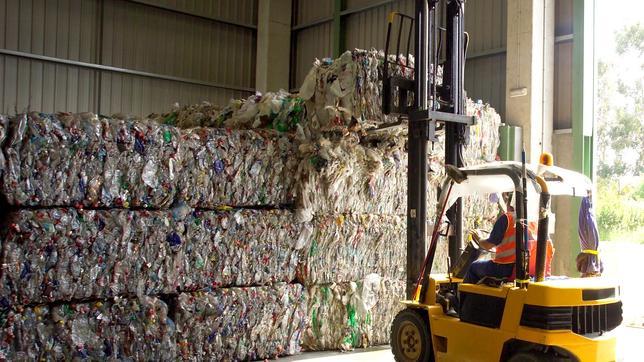 Los españoles reciclaron 1,2 millones de toneladas de envases en 2011