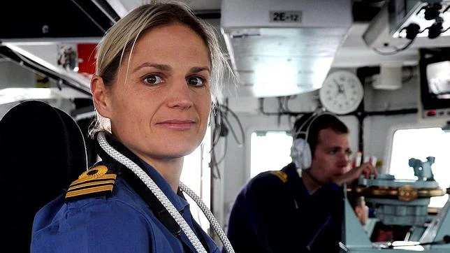 Sarah West, la mujer capitán de la Armada británica