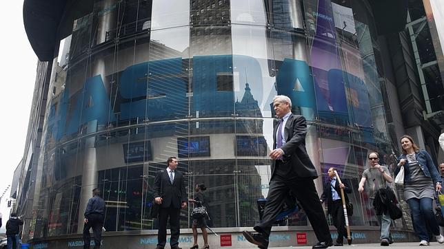 Un inversor demanda a Nasdaq por perjudicar la salida a bolsa de Facebook