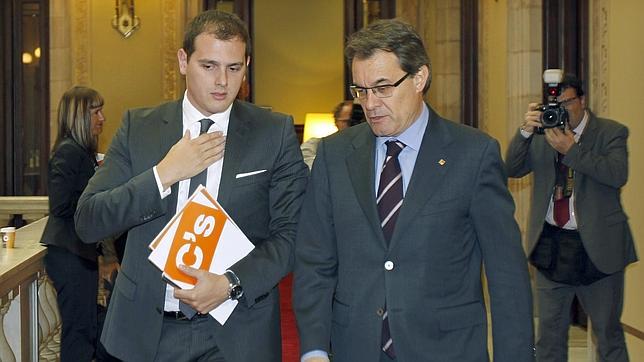 Rivera avisa Mas que su propuesta creará frustración y acabará en vía muerta