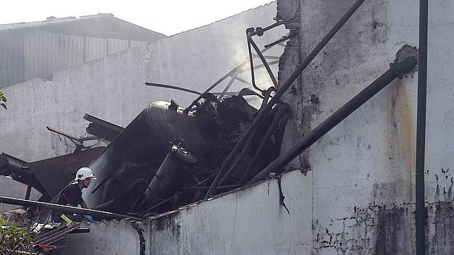 Hallan un segundo cadáver por la explosión en la fábrica de Moraleja