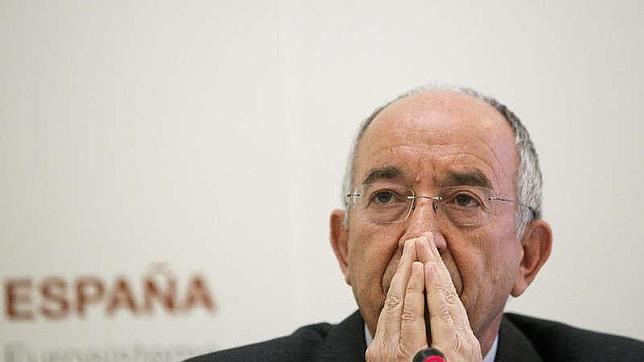 La extraña maniobra del gobernador del Banco de España en el Congreso