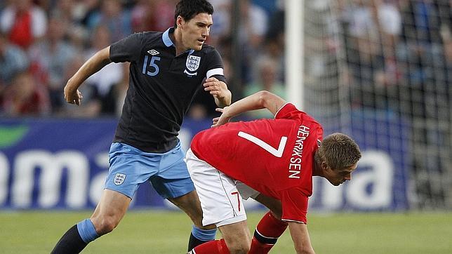 Una lesión aparta a Gareth Barry de la Eurocopa