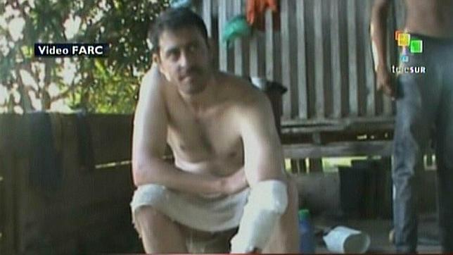Las FARC anuncian que el periodista francés se entregó para no morir