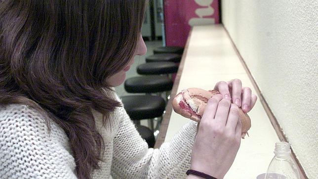 Cuidado con los trastornos alimentarios en época de exámenes