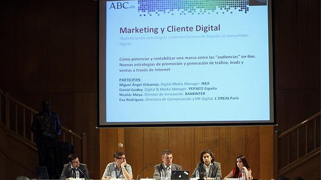 Los bancos, «atados de pies y manos» a la hora de ofrecer servicios por internet