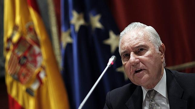 Dívar propone comparecer en el Senado en el mes de septiembre