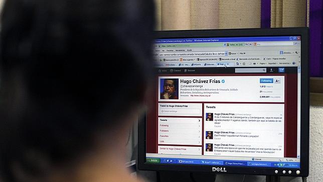 Chávez regala una casa que no es suya a su seguidora 3.000.000 en Twitter