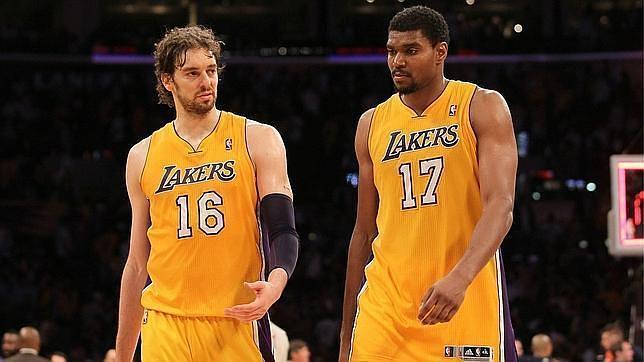 Bynum, un año más en los Lakers a cambio de 16 millones de dólares