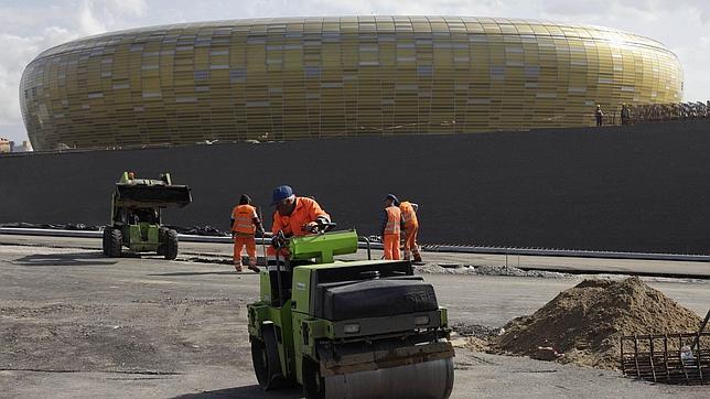 Las obras de una carretera, obstáculo para un cómodo acceso al estadio de Gdansk