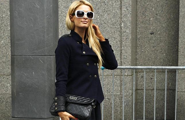 Paris Hilton derrocha glamour hasta en los juzgados
