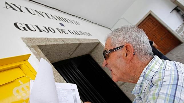 «The Guardian» destaca que un pueblo en dificultades económicas vote por los toros antes que por el empleo