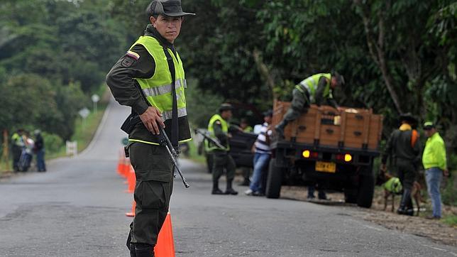 El Ejército colombiano halla un cementerio de las FARC con un centenar de fosas comunes