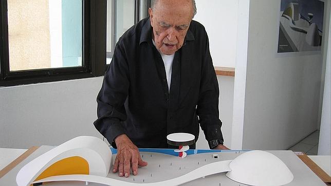 Muere a los 82 años la única hija del centenario arquitecto Oscar Niemeyer