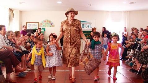 Desfile de modelos de la tercera edad