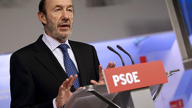 Rubalcaba: «El Gobierno quiere hacernos creer que nos ha tocado la lotería»