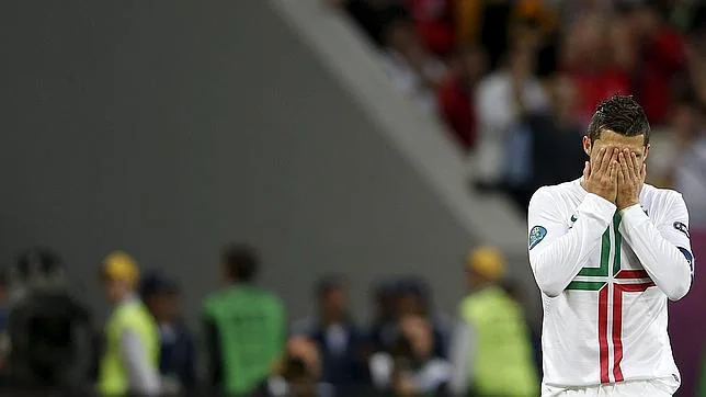Cristiano Ronaldo responde a los gritos de «Messi, Messi» durante el Dinamarca-Portugal