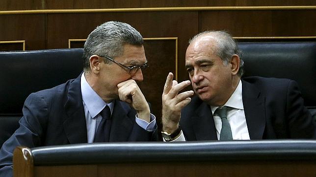 Gallardón reprocha al PNV que pida que el robo de bebés no prescriba cuando no lo pidió para el terrorismo