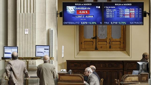 España coloca más de 3.000 millones pero paga casi el doble: más del 5%