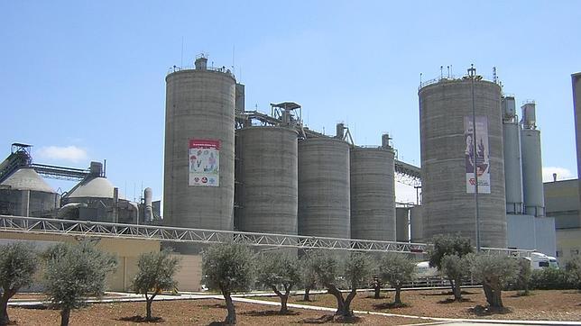 La construcción marca otra caída histórica: la venta de cemento cayó 64% desde 2008