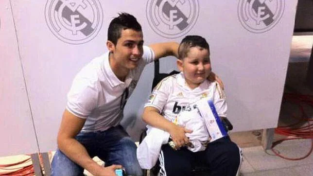 Cristiano Ronaldo paga un tratamiento experimental a un niño con cáncer