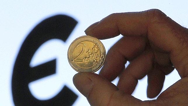 España coloca 2.220 millones y sube el interés a más del 6%