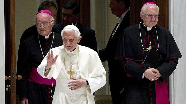 El Papa reúne a la cúpula vaticana para resolver el problema del «Vatileaks»