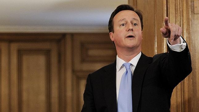 Cameron recortará las ayudas económicas a jóvenes y padres solteros con varios hijos