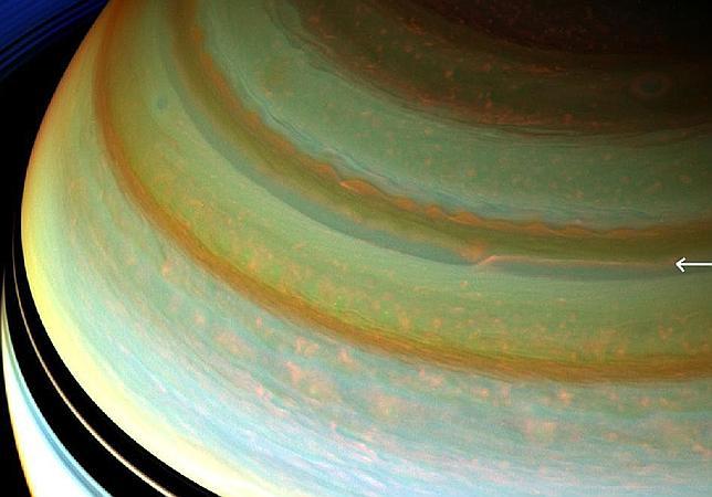 Descubren qué causa unas franjas de Saturno