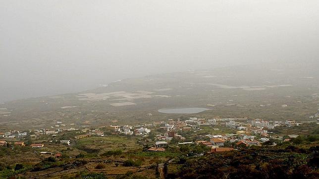 Canarias activa el semáforo amarillo en El Hierro al reactivarse su actividad sísmica