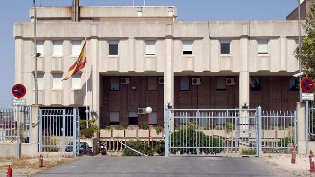 Prisión para el primero de los inmigrantes que se fugaron del CIE de Murcia