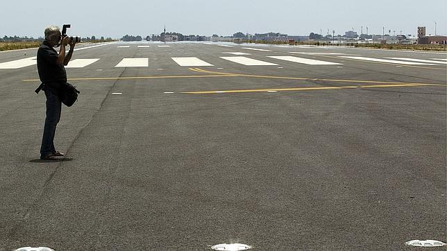 Fomento no cerrará ningún aeropuerto aunque sí reducirá la actividad de los pequeños