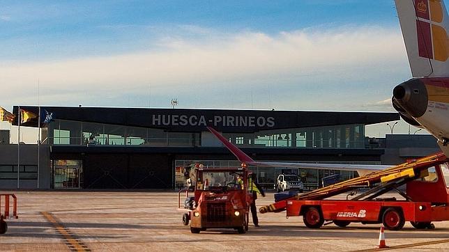 El aeropuerto de Huesca sólo abrirá dos horas a la semana