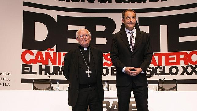 Abucheo a Zapatero en su reaparición con Cañizares