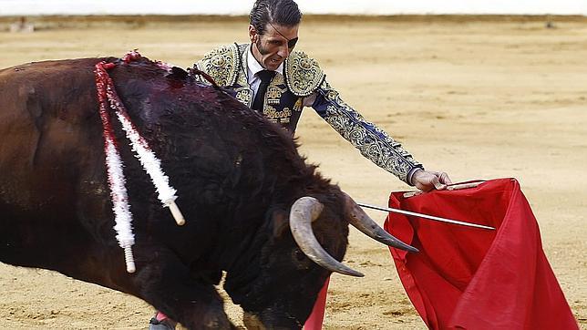 Padilla arrasa en la macrocorrida de León