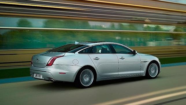 Jaguar XJ_e, experimental, híbrido y enchufable