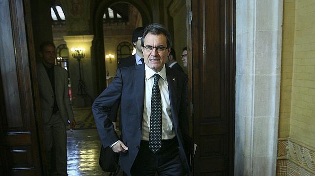 Mas dice que no habrá paso atrás con el catalán «haya las sentencias que haya»
