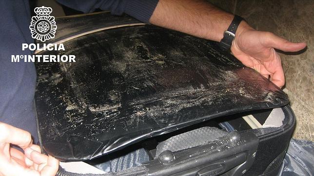 Si viajas no trafiques con drogas