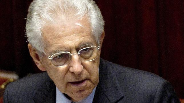 Monti aprueba nuevos recortes para evitar la subida del IVA