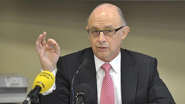Montoro abre la puerta a flexibilizar el déficit de las comunidades autónomas