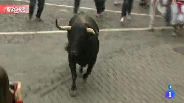 Sanfermines 2012: Al menos dos heridos por asta de toro en el tercer encierro con toros de Cebada Gago