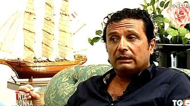 Schettino, comandante del Concordia: «Estaba distraído cuando el barco chocó»